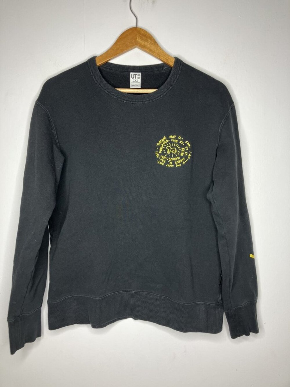 UNIQLO Keith Haring Black Sweatshirt Men's M Pop Art Graphic Crewneck READ